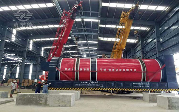 藥廠污泥烘干機(jī)吊裝 藥廠污泥烘干機(jī)吊裝